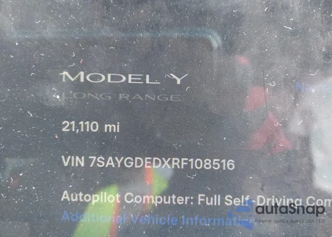2024 Tesla Model Y Long Range Dual Motor All-Wheel Drive/Rwd z USA, uszkodzony, nr VIN 7SAYGDEDXRF108516